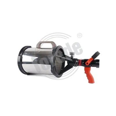 Tryska so strednou expanznou pištoľovou rukoväťou